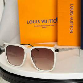 Picture of Louis Vuitton Sunglasses _SKUfw76299819fw